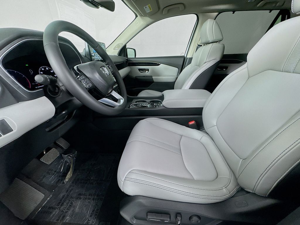 New Car 2025 Honda Pilot  Touring For Sale Under $60,000 In Austin, Texas