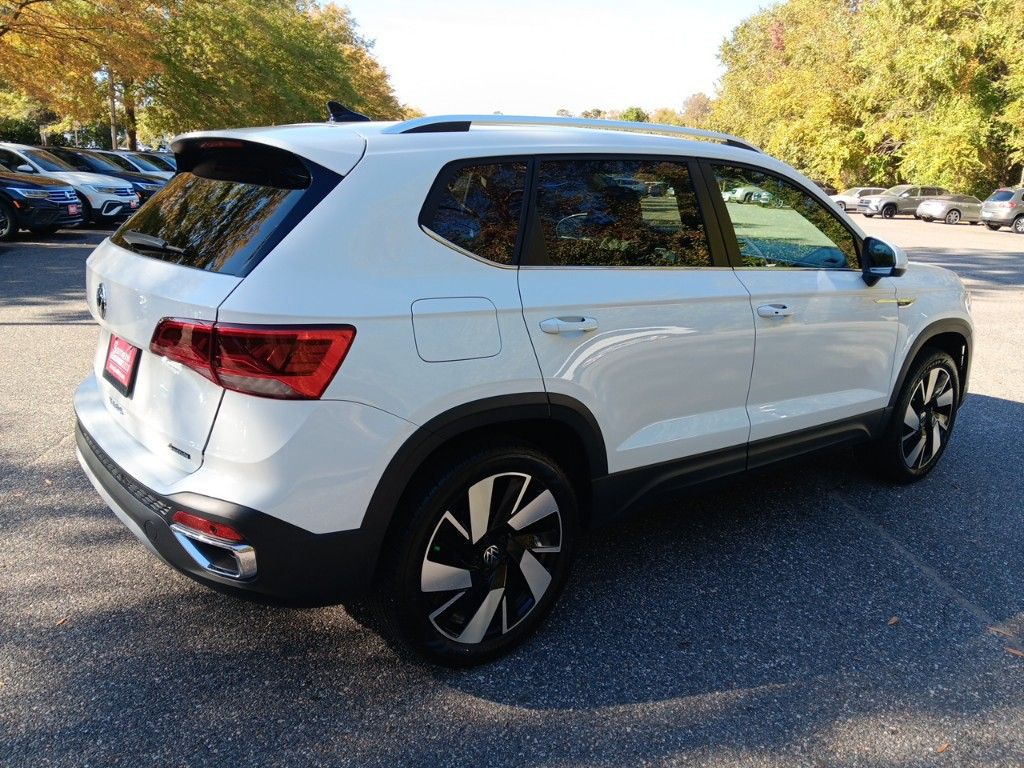 2024 Volkswagen Taos 1.5T SEL 5