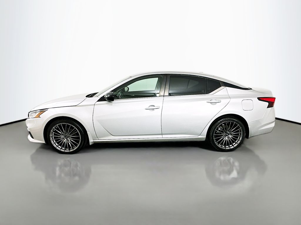 Thumbnail: 2020 Nissan Altima - 8