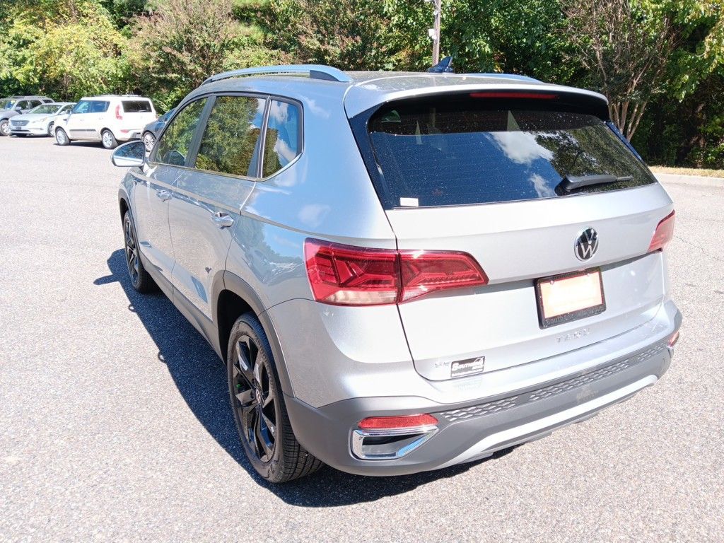 2024 Volkswagen Taos 1.5T SE 3