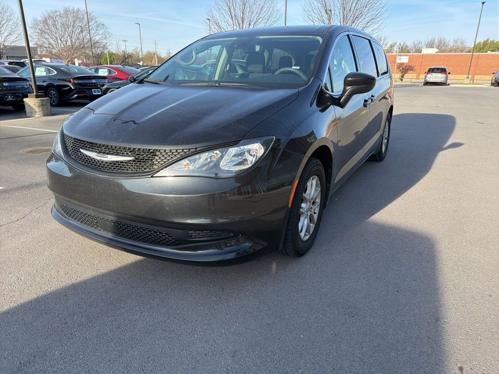 2023 Chrysler Voyager LX FWD