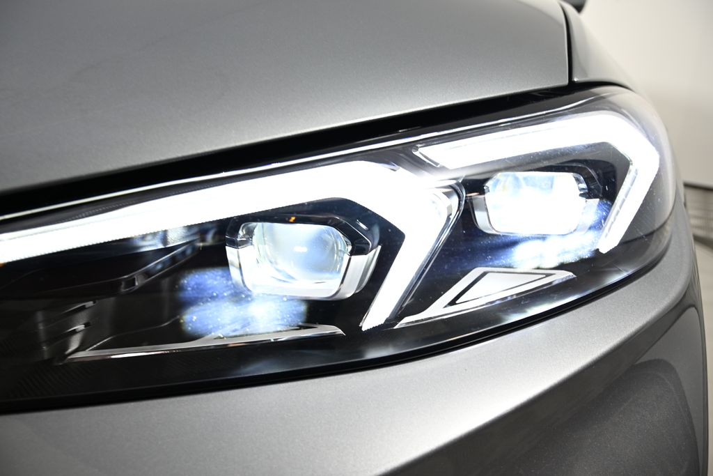 Thumbnail: 2025 BMW 3 Series - 9