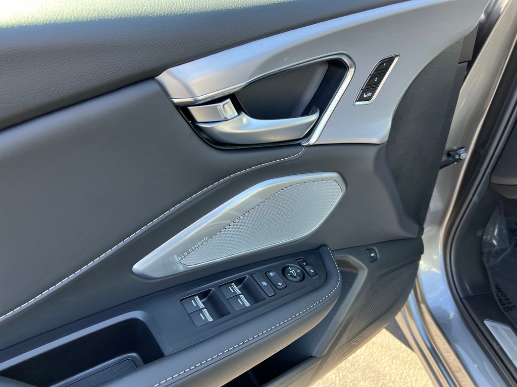 Thumbnail: 2026 Acura RDX - 13