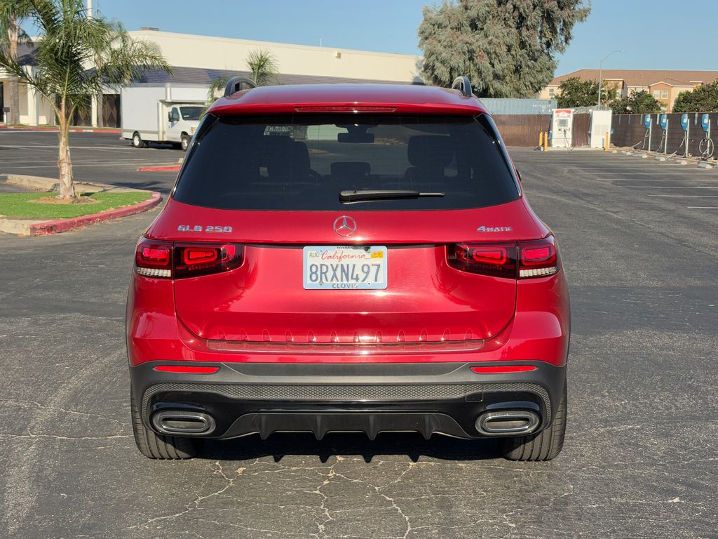 Thumbnail: 2020 Mercedes-Benz GLB - 6