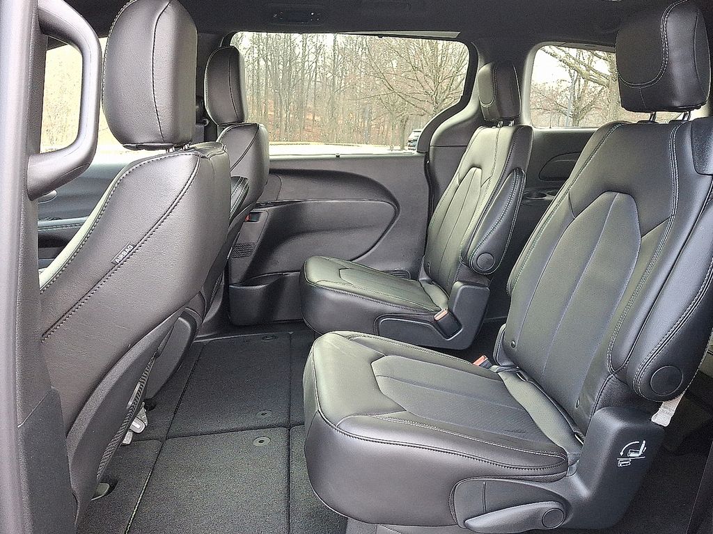 New 2026 Chrysler Pacifica Van