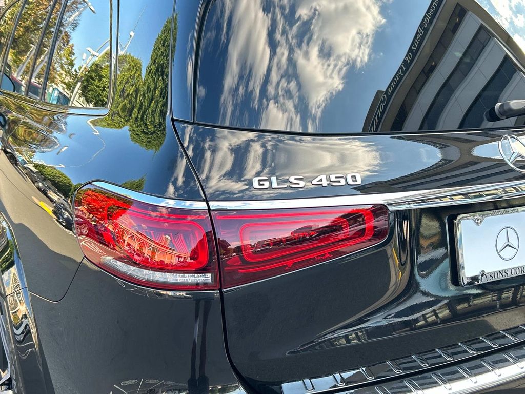 Thumbnail: 2022 Mercedes-Benz GLS - 10