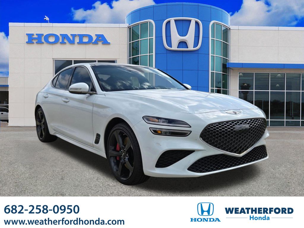 Uyuni White 2025 Genesis G70 2.5T Standard RWD Sedan Rear-Wheel Drive 8-Speed Automatic