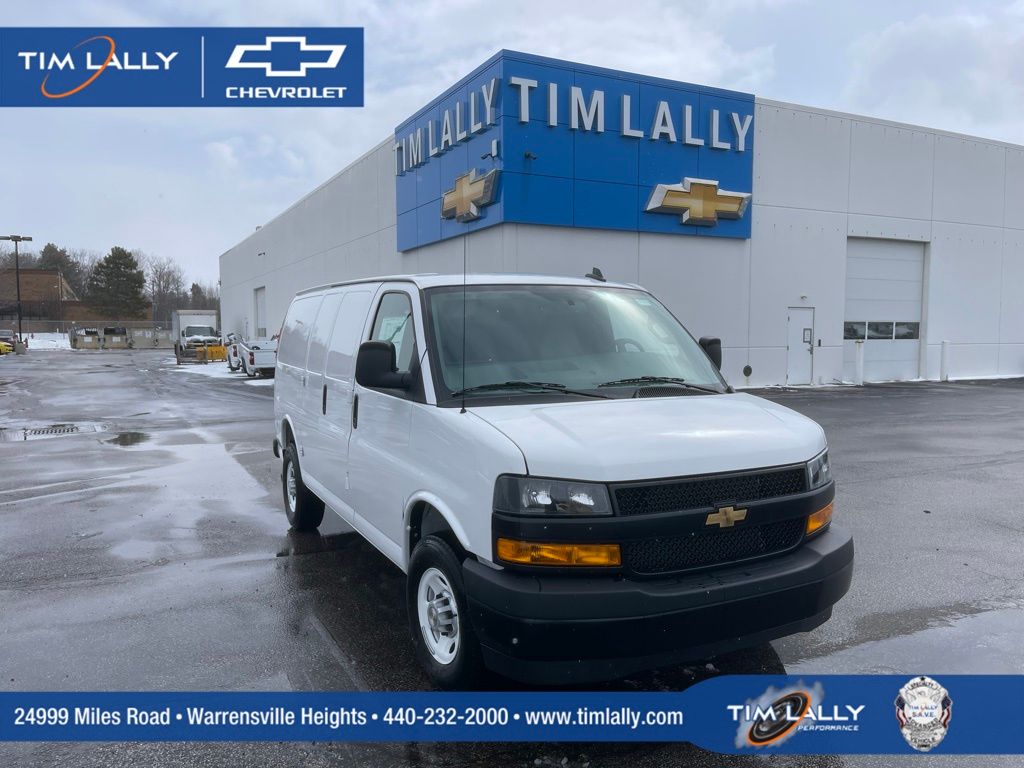 2025 Chevrolet Express Cargo 2500 RWD