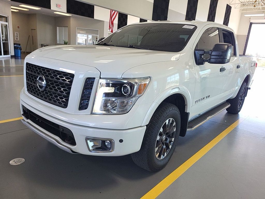 2018 Nissan Titan PRO-4X Crew Cab 4WD