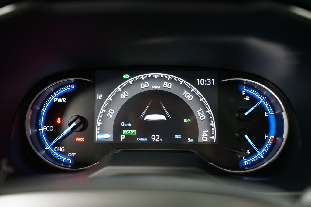 2025 Toyota RAV4 XLE 15