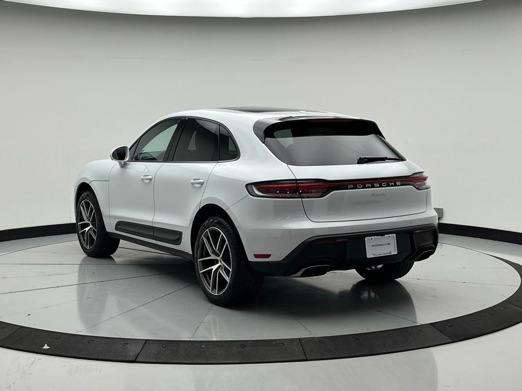 Thumbnail: 2023 Porsche Macan - 3