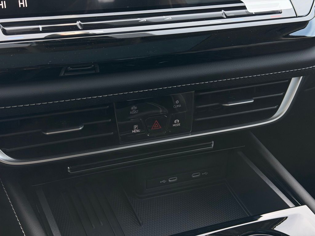 New 2026 Black Volkswagen 2.0T SE w/Technology image 34