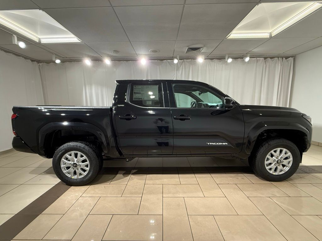 Thumbnail: 2025 Toyota Tacoma - 6