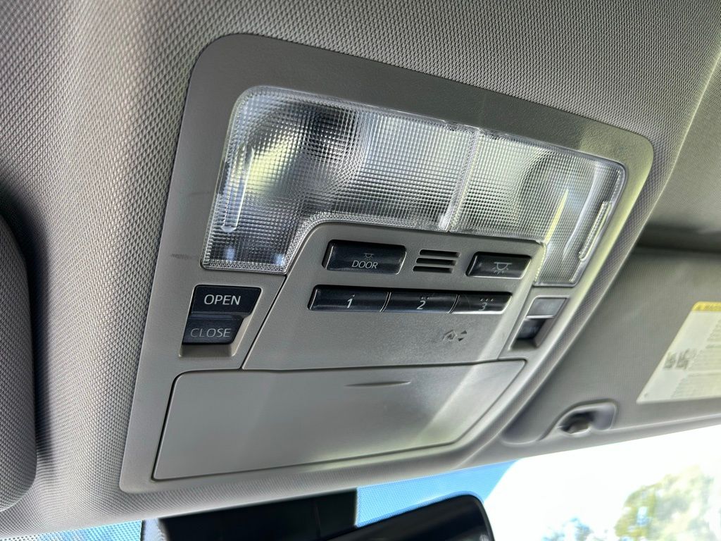 Thumbnail: 2017 Toyota Highlander - 31