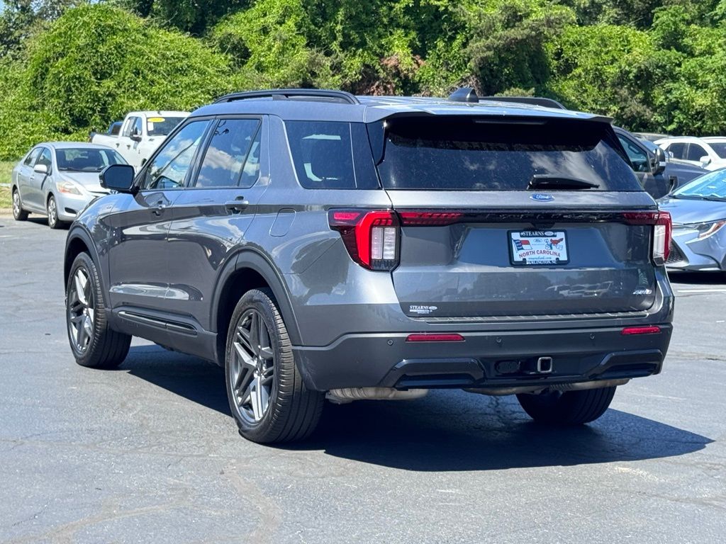 FordExplorer16