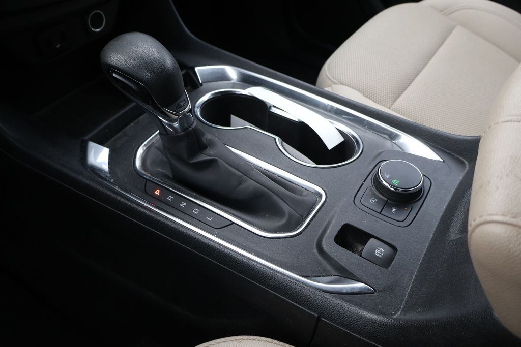 Thumbnail: 2023 Chevrolet Traverse - 28