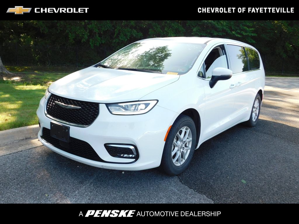 Thumbnail: 2023 Chrysler Pacifica - 1