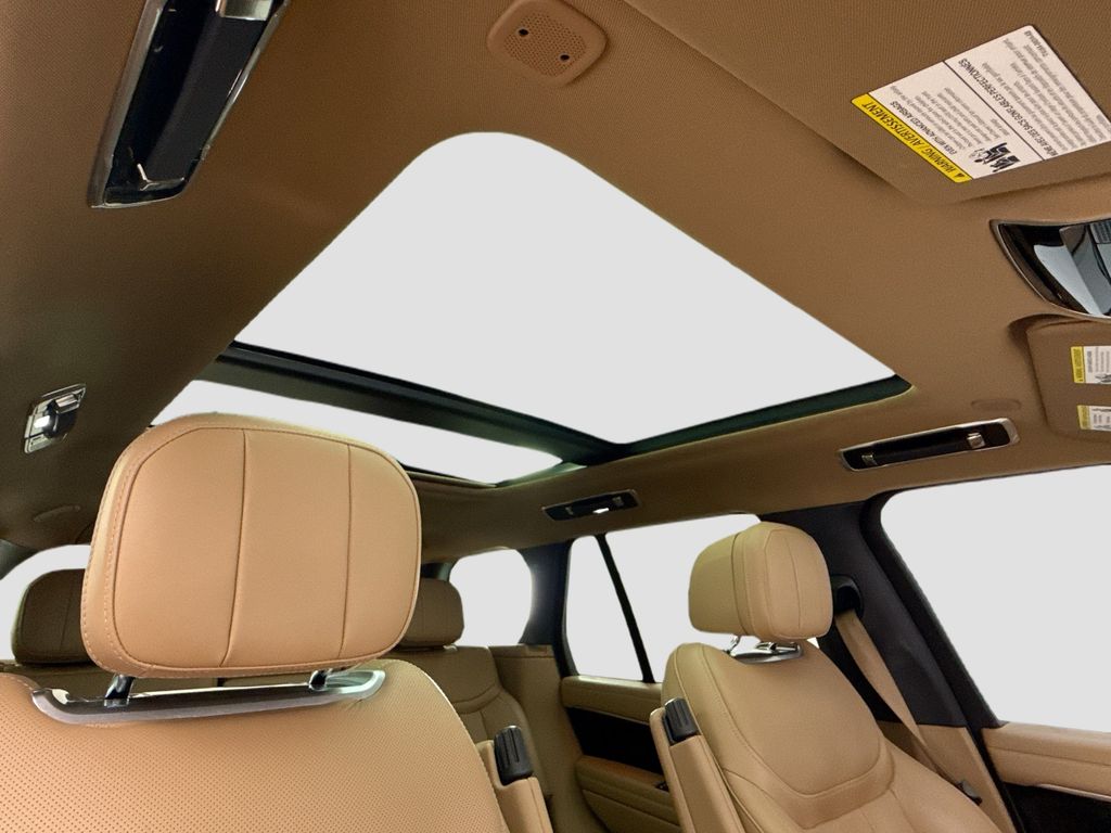 Thumbnail: 2023 Land Rover Range Rover - 21