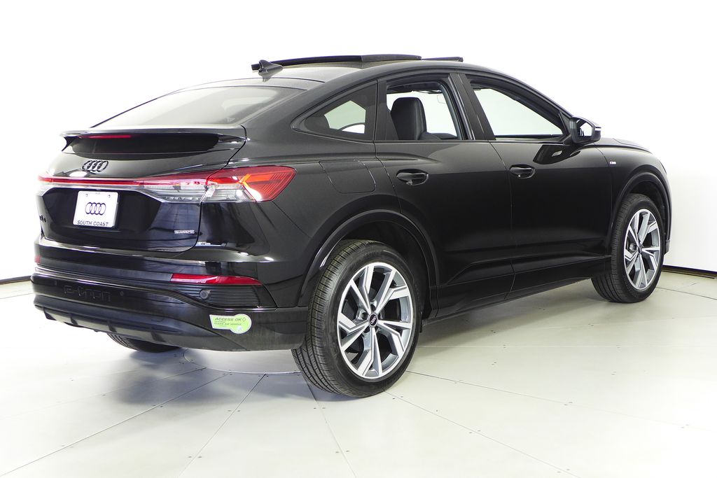 Thumbnail: 2023 Audi Q4 e-tron - 7