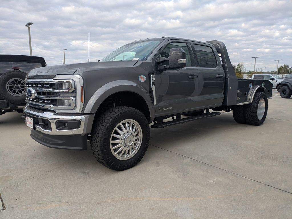 2025 Ford F-550 Chassis LARIAT