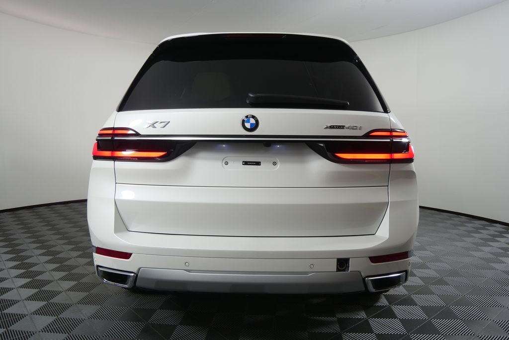 Thumbnail: 2026 BMW X7 - 4