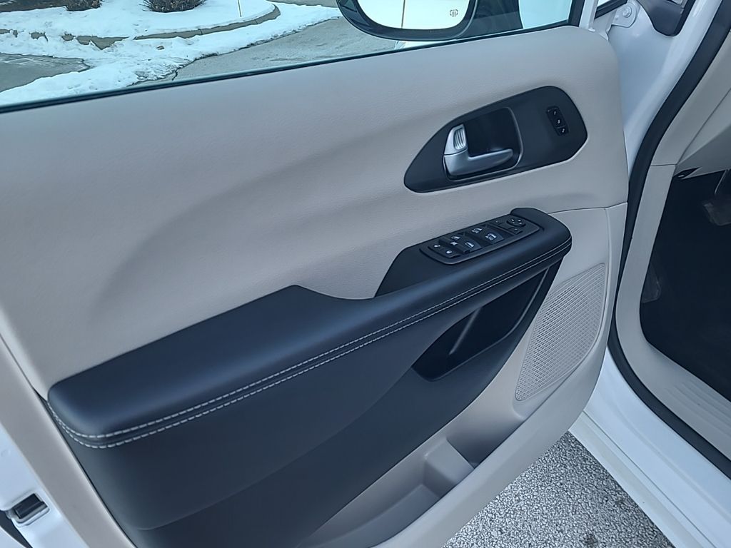 used 2024 Chrysler Pacifica car, priced at $29,988