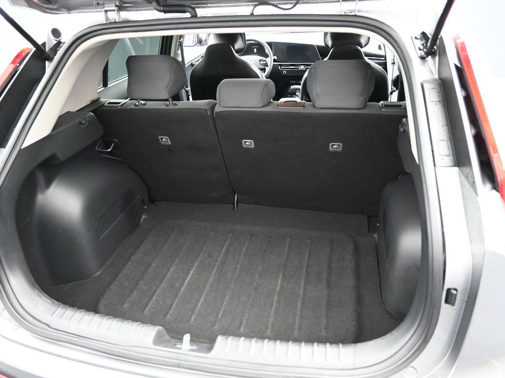 2023 Kia Niro LX