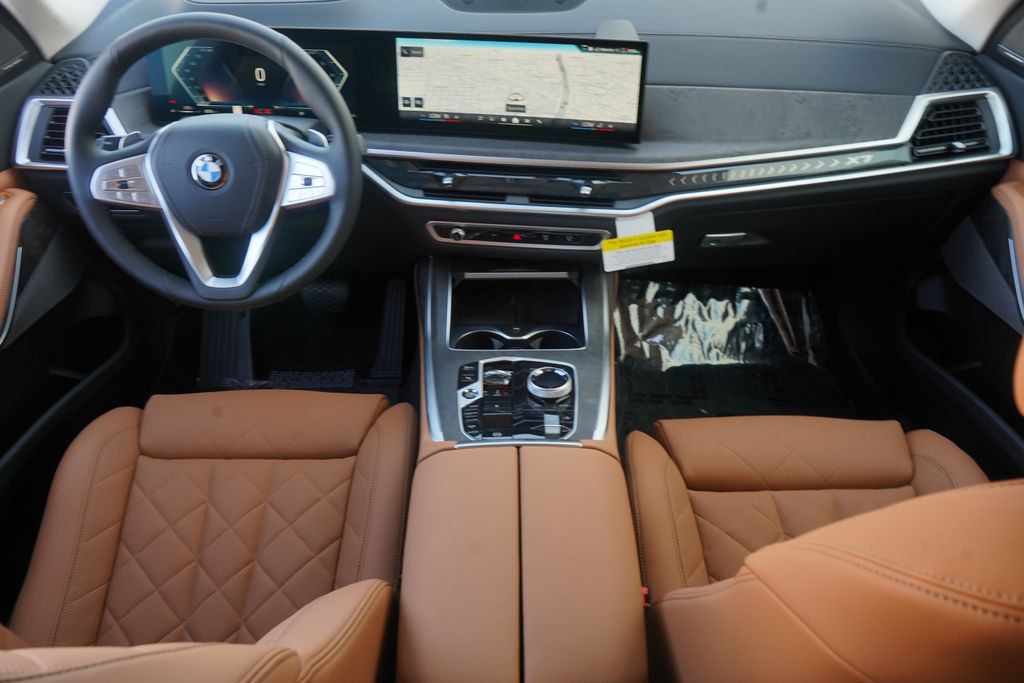 2025 BMW X7 xDrive40i 13