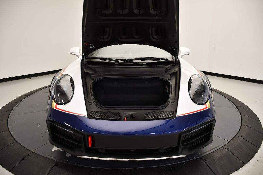 Thumbnail: 2024 Porsche 911 - 13