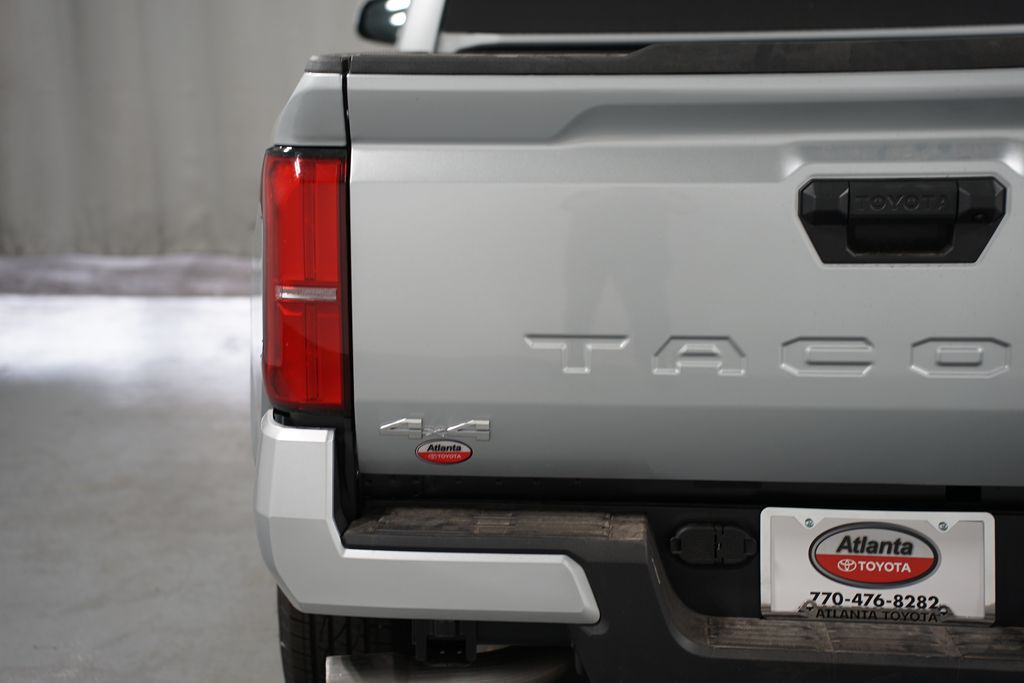 2025 Toyota Tacoma SR5 10