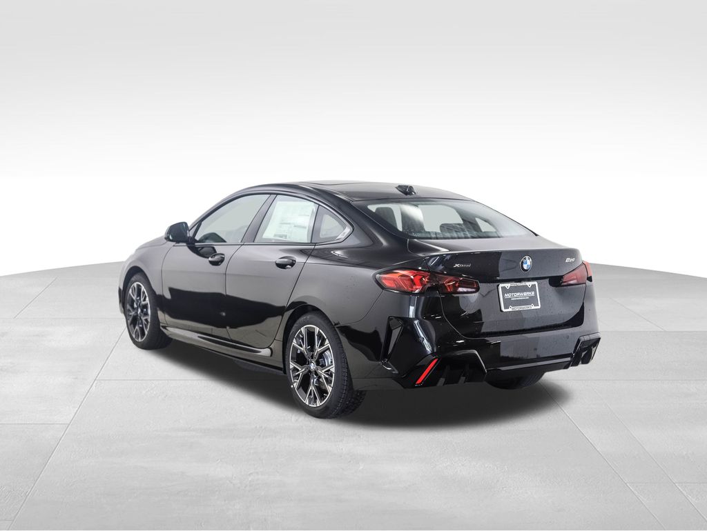 Thumbnail: 2025 BMW 2 Series - 3