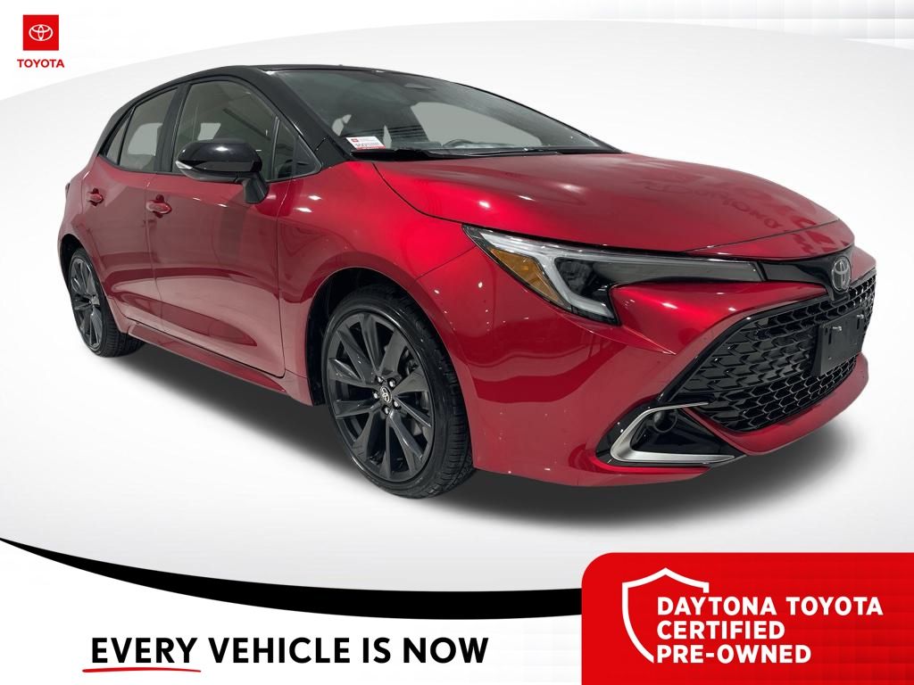 2025 Toyota Corolla Hatchback XSE's photo