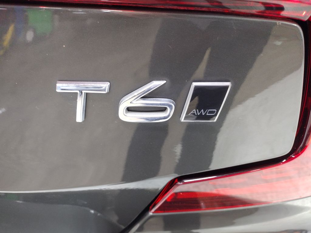 2021 Volvo S60 T6 Momentum