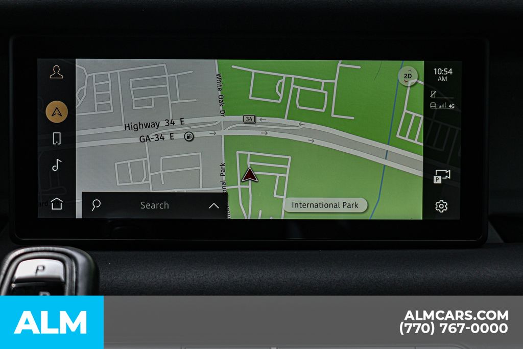 Used 2022 White Land Rover X-Dynamic SE image 35