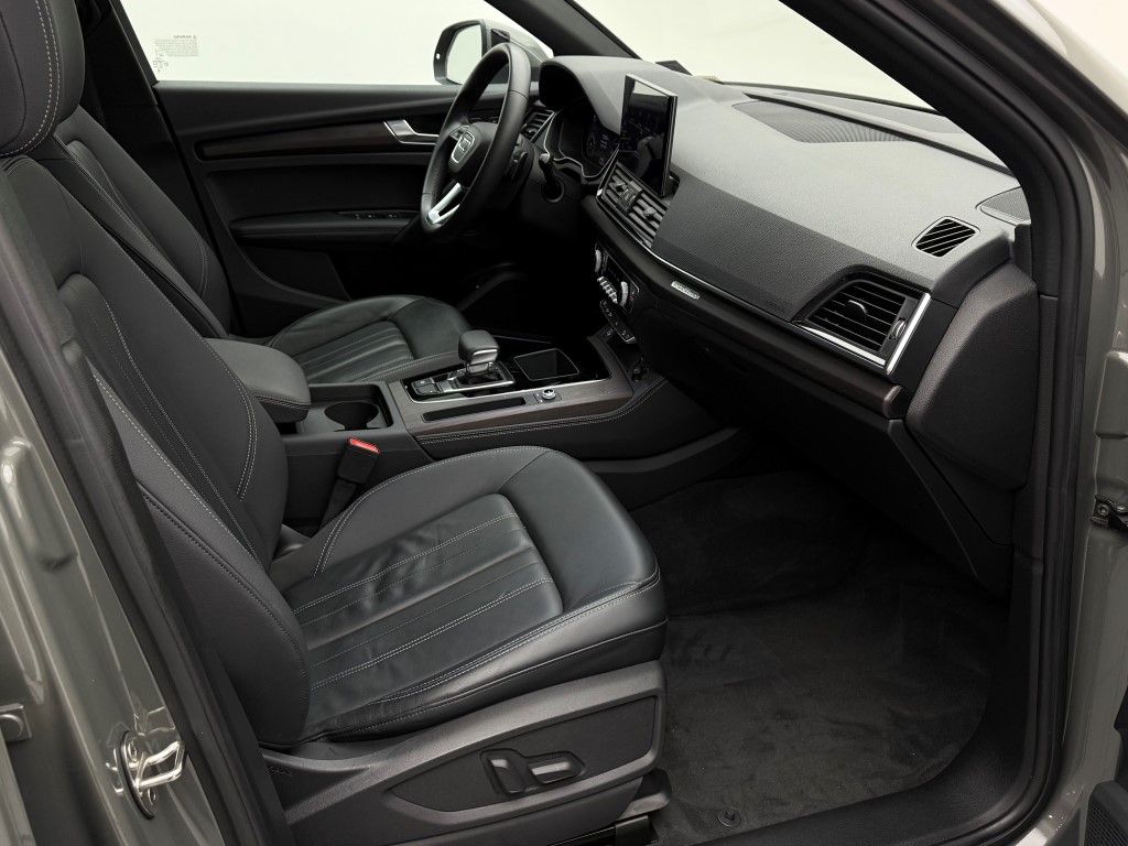 Thumbnail: 2023 Audi Q5 - 13