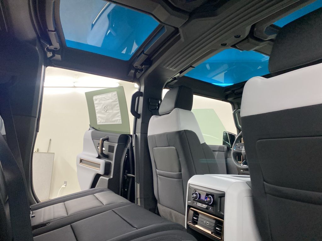 2025 GMC HUMMER EV SUV 2X photo