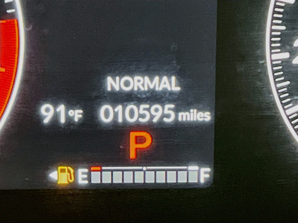 Used 2025 White Honda EX-L image 12