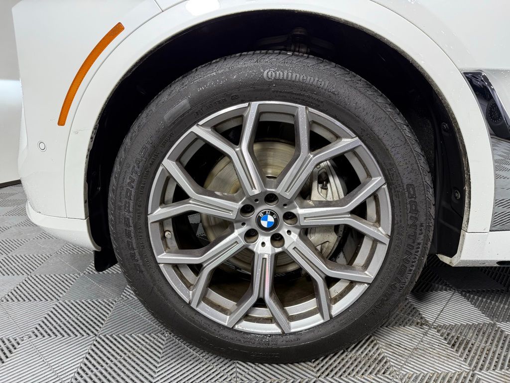 Thumbnail: 2024 BMW X7 - 8