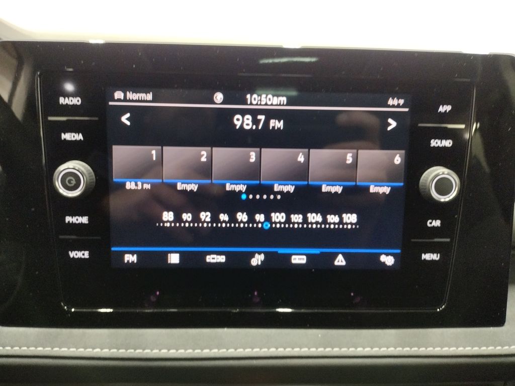 2025 Volkswagen Taos 1.5T SE