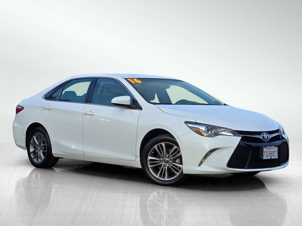 2016 Toyota Camry SE