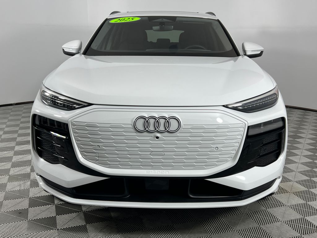 Thumbnail: 2025 Audi Q6 e-tron - 8