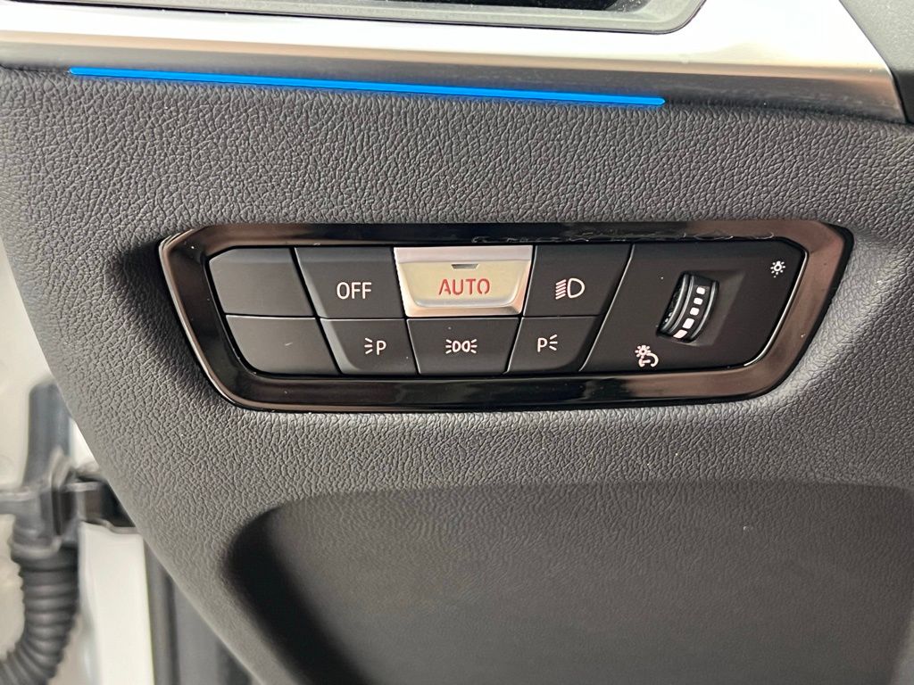 2023 BMW 3 Series 330i 21