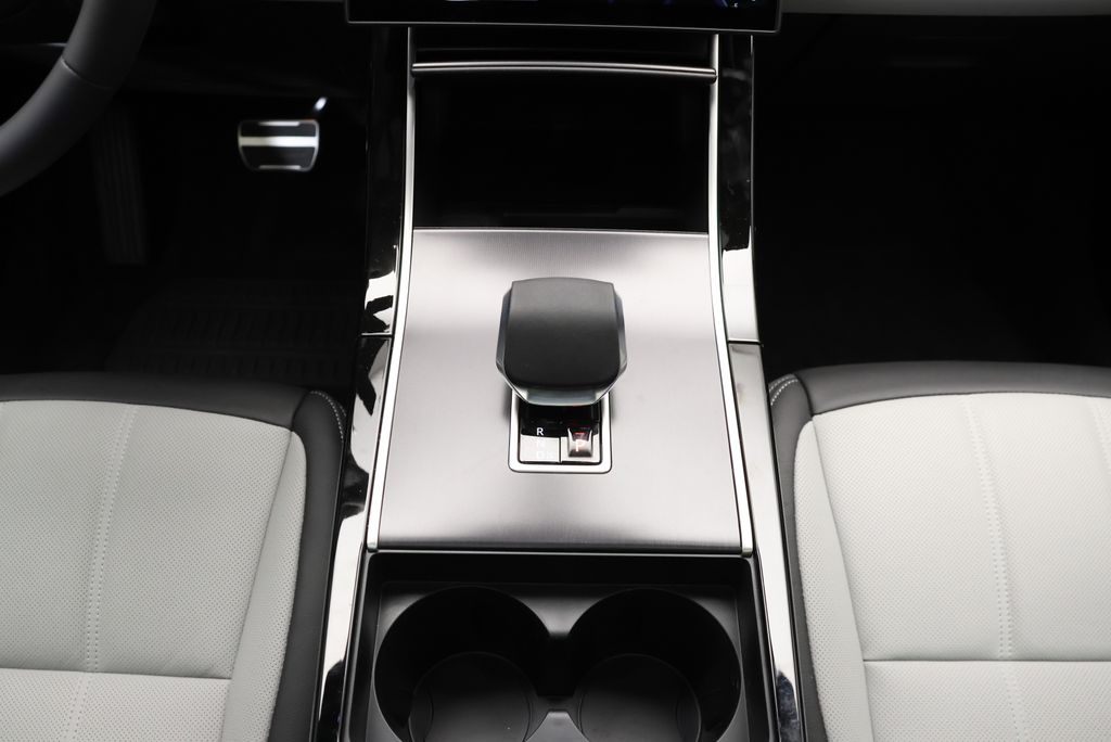 Thumbnail: 2026 Land Rover Range Rover Evoque - 24