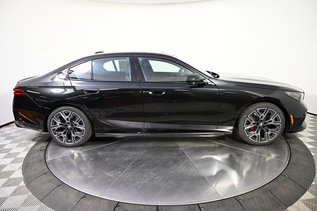 Thumbnail: 2027 BMW i5 - 6