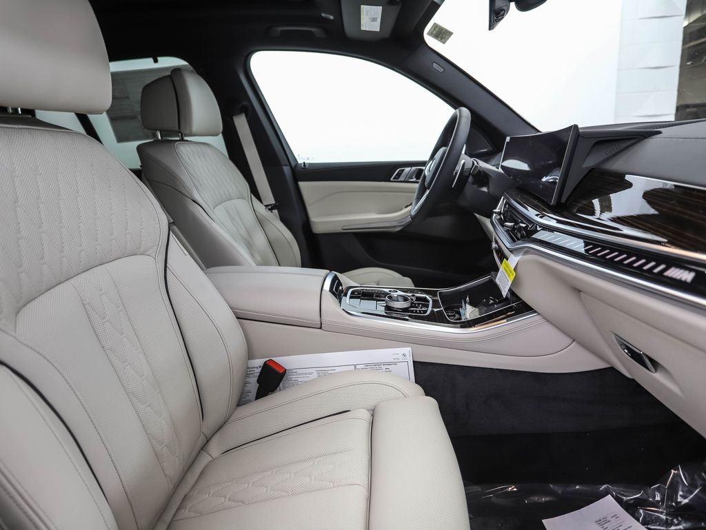 Thumbnail: 2026 BMW X5 - 30