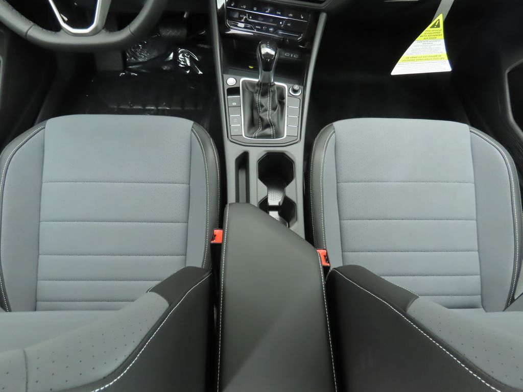 2025 Volkswagen Jetta SE 17