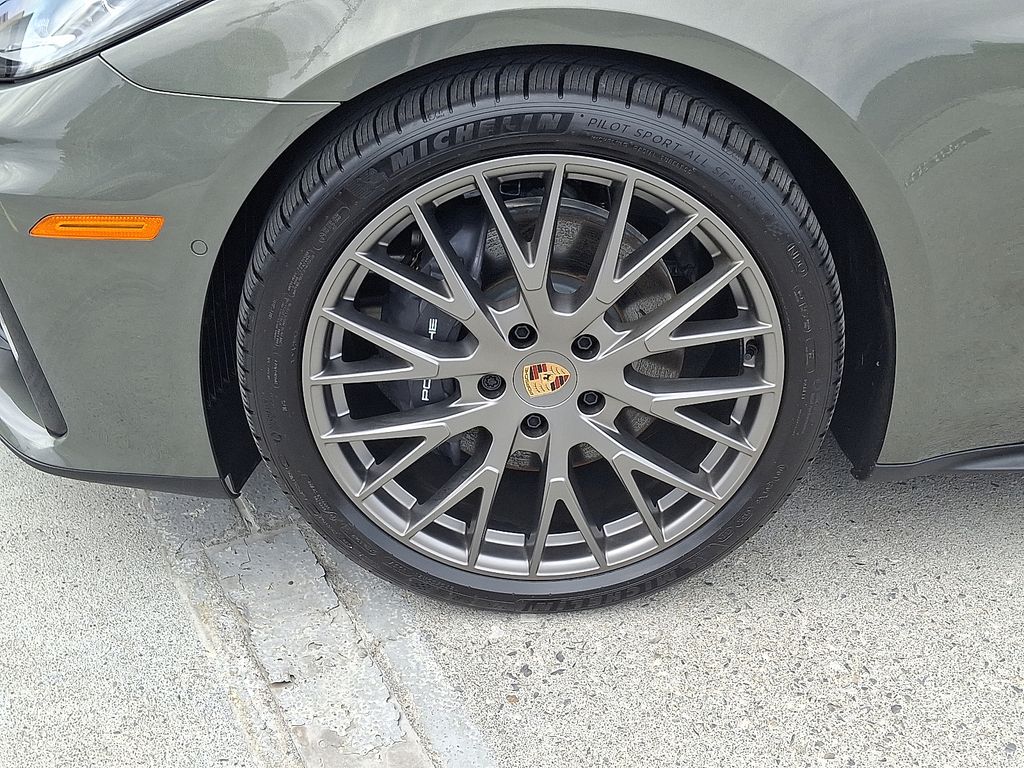 Thumbnail: 2025 Porsche Panamera - 10
