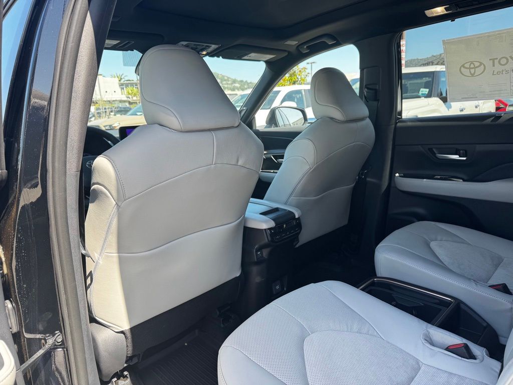 New 2026 Toyota Grand Highlander Hybrid SUV