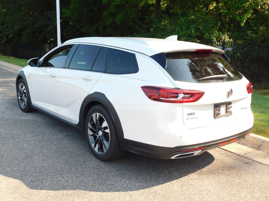 Thumbnail: 2018 Buick Regal - 3