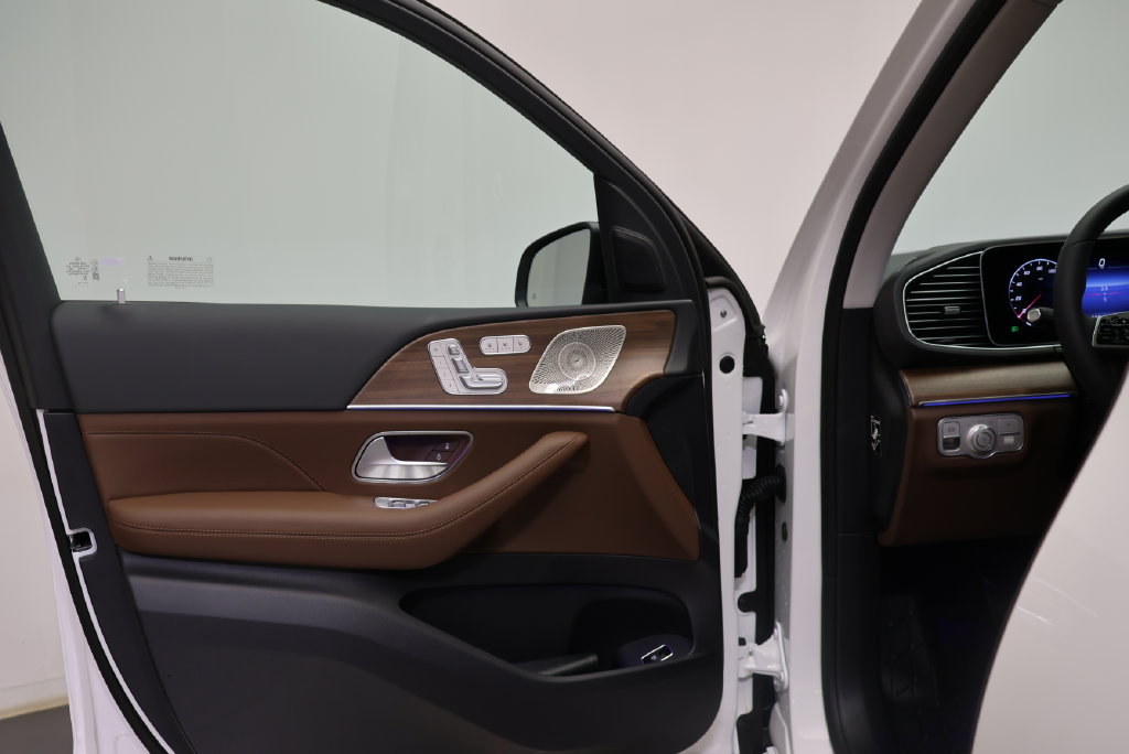 Thumbnail: 2026 Mercedes-Benz GLE - 30